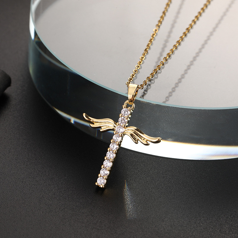 Vintage Style Cross Copper Plating Inlay Zircon Women's Pendant Necklace display picture 3