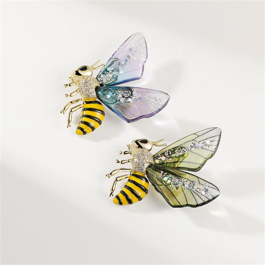 Cute Bee Alloy Enamel Inlay Rhinestones Women's Brooches display picture 1