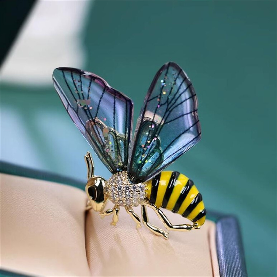 Cute Bee Alloy Enamel Inlay Rhinestones Women's Brooches display picture 4