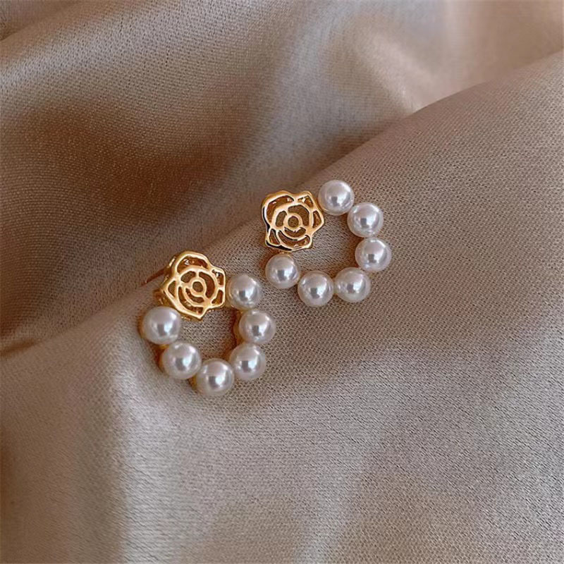1 Paire Élégant Sucré Fleur Placage Incruster Alliage Perles Artificielles Plaqué Or Boucles D'oreilles display picture 6