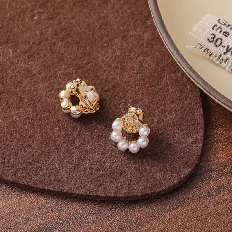 1 Paire Élégant Sucré Fleur Placage Incruster Alliage Perles Artificielles Plaqué Or Boucles D'oreilles display picture 1