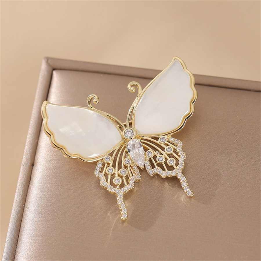 Vintage Style Butterfly Arylic Alloy Plating Women's Brooches display picture 11