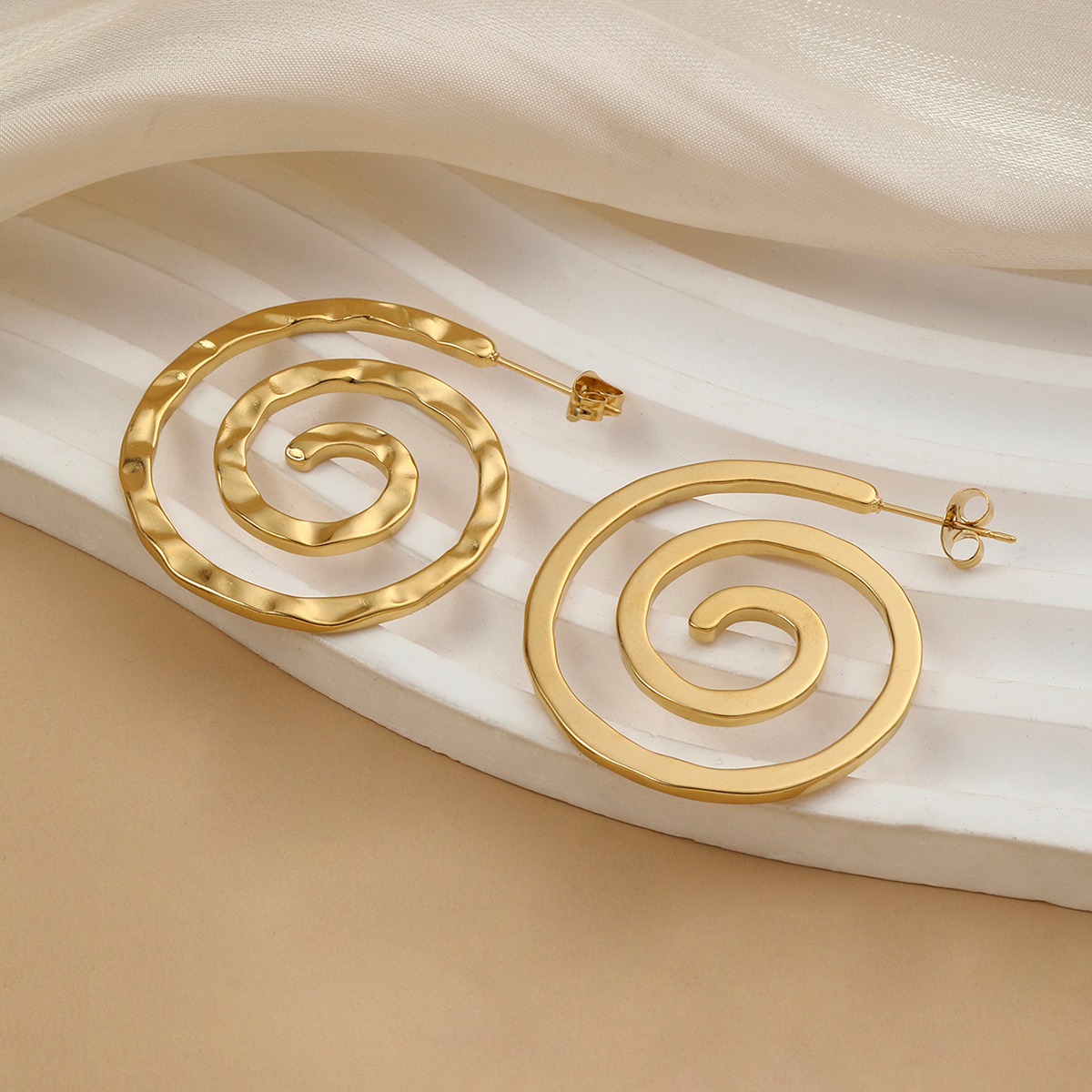 1 Pair Original Design Simple Style Circle Polishing Plating Stainless Steel 18K Gold Plated Ear Studs display picture 5