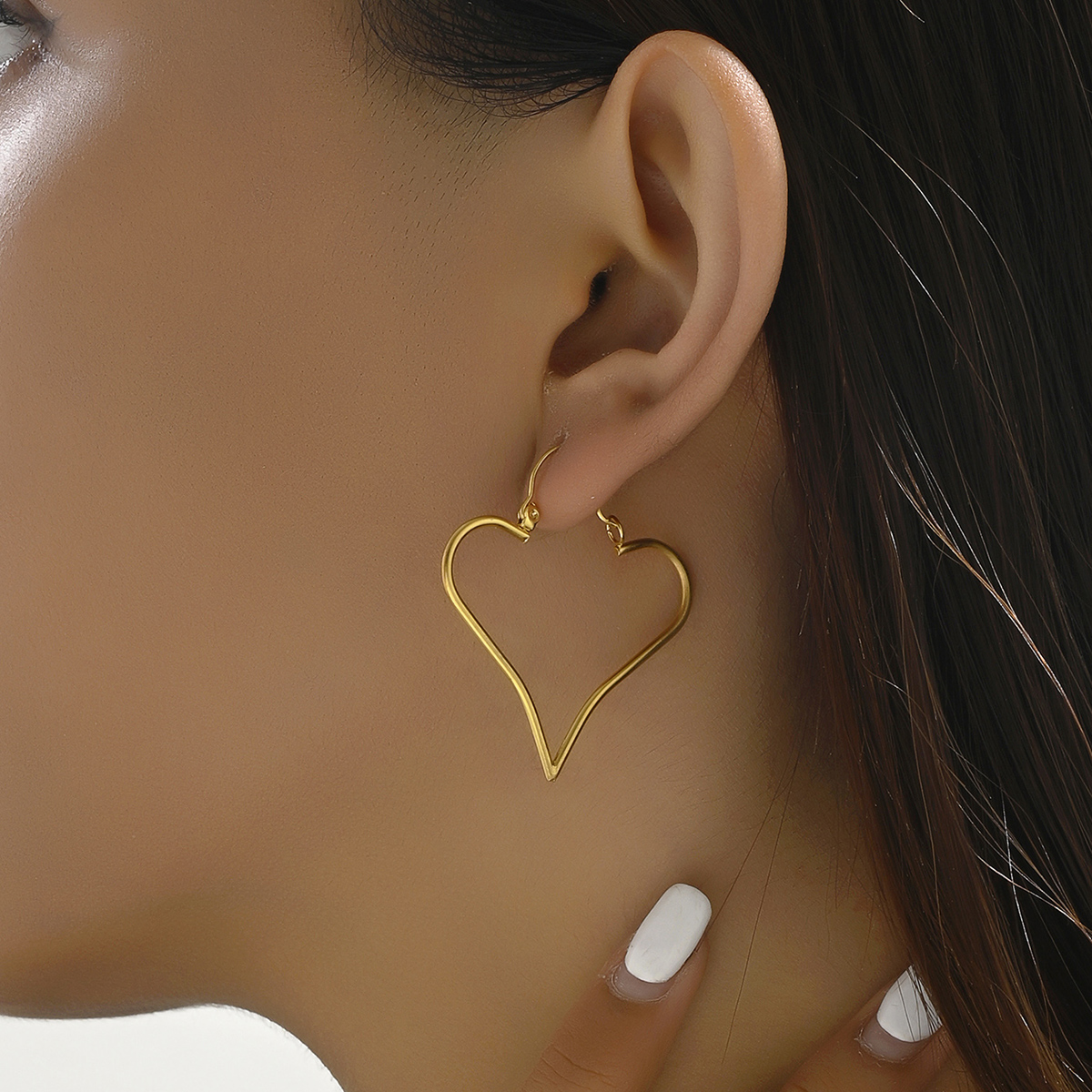 1 Pair Sweet Simple Style Solid Color Twist 201 Stainless Steel 18K Gold Plated Earrings display picture 2