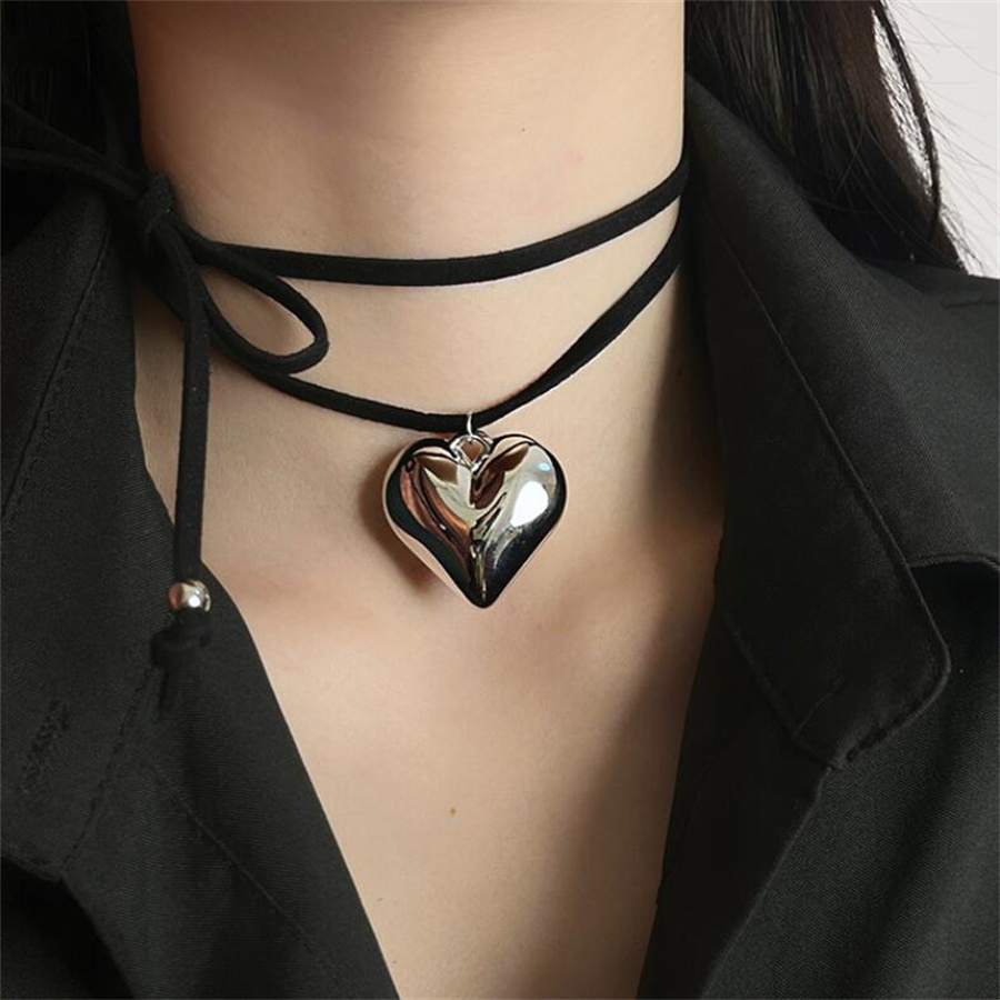 Copper Sexy Romantic Heart Shape Necklace display picture 3