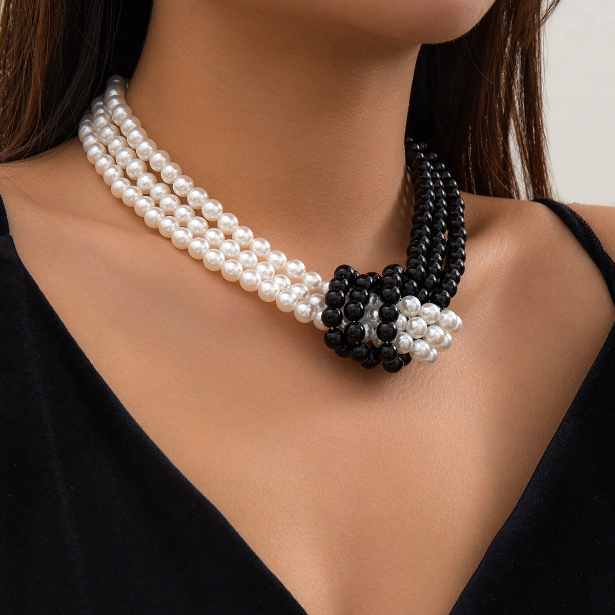 Elegant Geometric Artificial Pearl Beaded Women's Necklace display picture 4