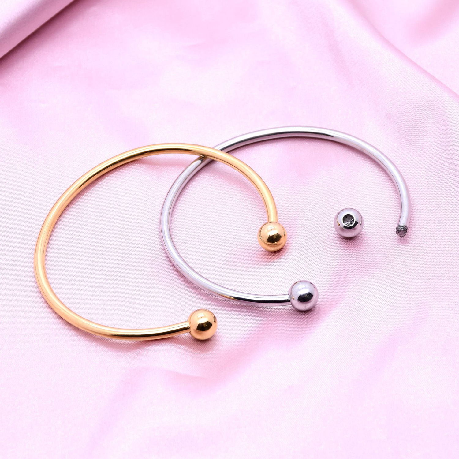 Simple Style Classic Style Solid Color Stainless Steel Bangle display picture 1