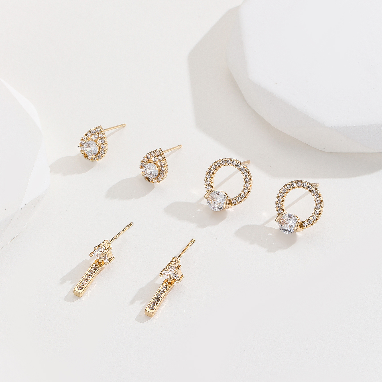 3 Pairs Elegant Lady Water Droplets Plating Inlay Copper Zircon Gold Plated Ear Studs display picture 3