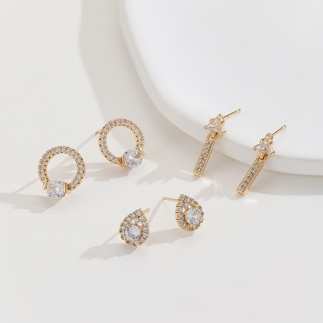 3 Pairs Elegant Lady Water Droplets Plating Inlay Copper Zircon Gold Plated Ear Studs display picture 4