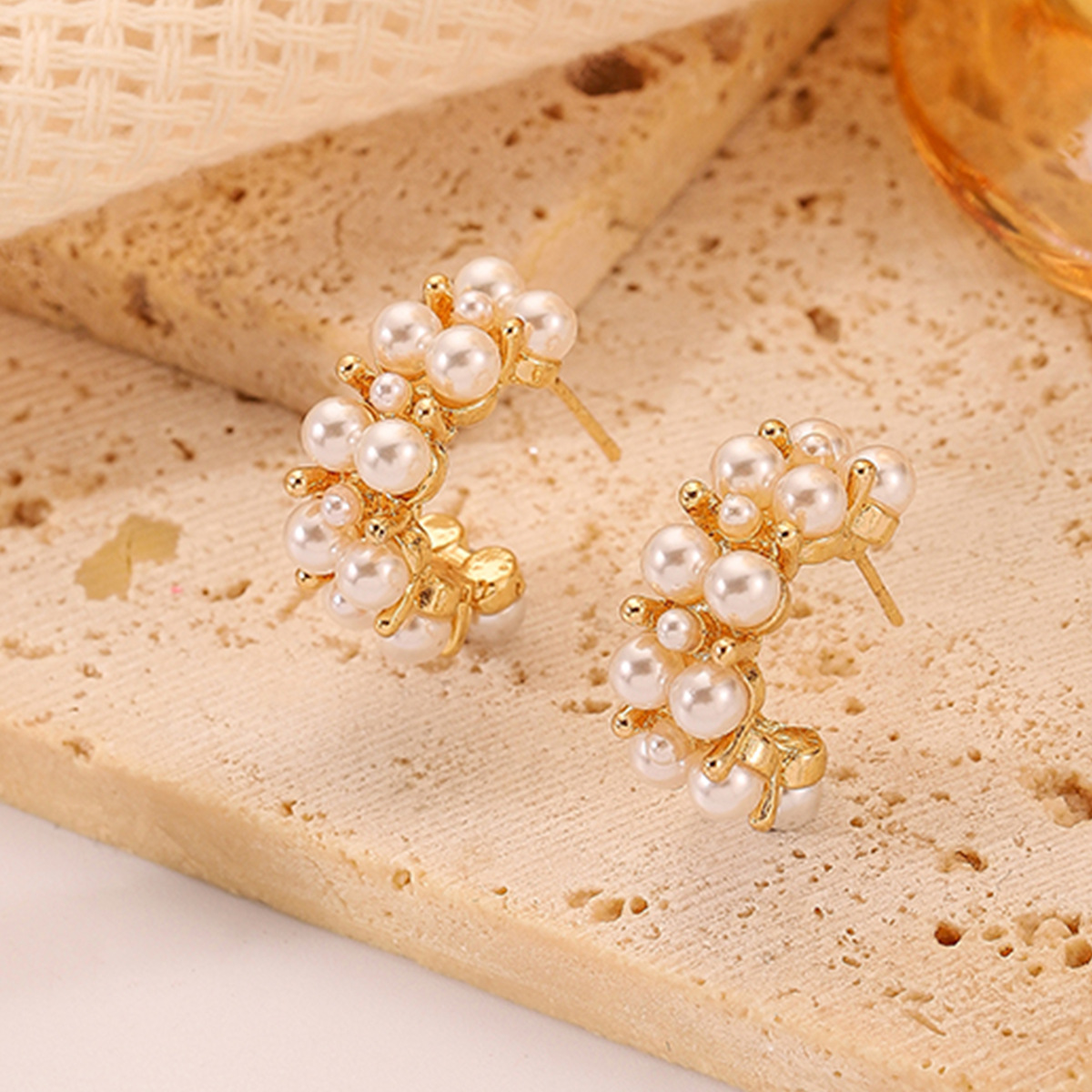 1 Pair Elegant Geometric Plating Inlay Alloy Artificial Pearls Ear Studs display picture 3