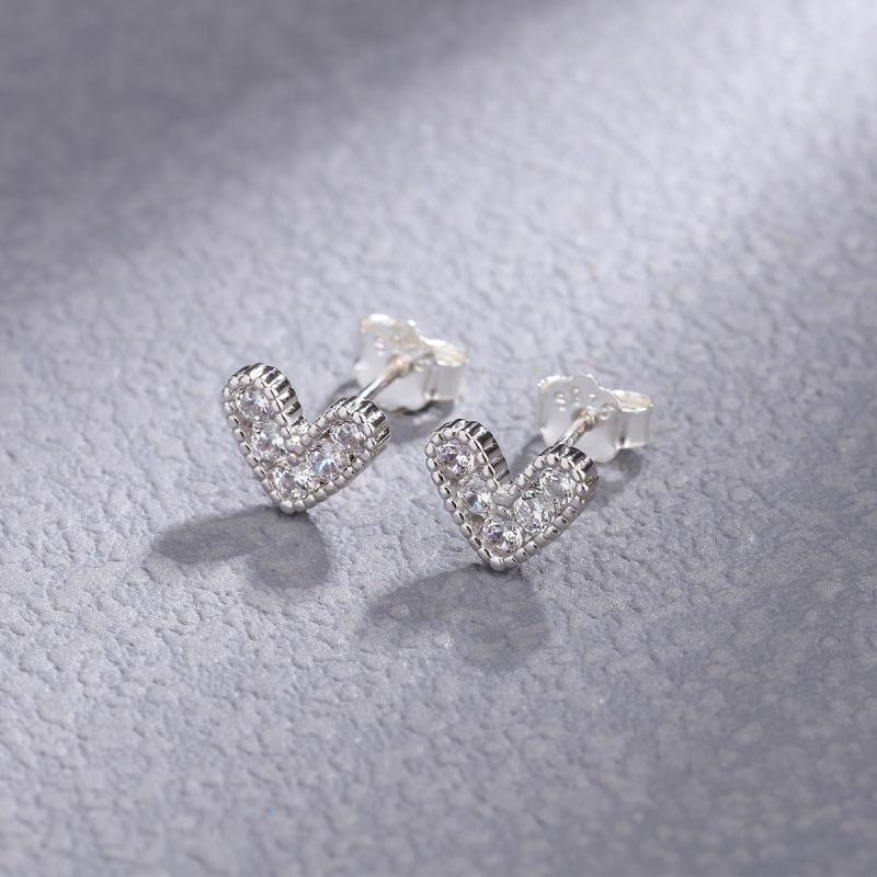 1 Pair Simple Style Commute Heart Shape Plating Sterling Silver Zircon Silver Plated Ear Studs display picture 1
