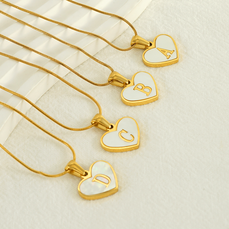 304 Stainless Steel 18K Gold Plated Cute Polishing Plating Inlay Heart Shape Shell Pendant Necklace display picture 2