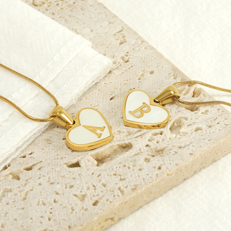 304 Stainless Steel 18K Gold Plated Cute Polishing Plating Inlay Heart Shape Shell Pendant Necklace display picture 3