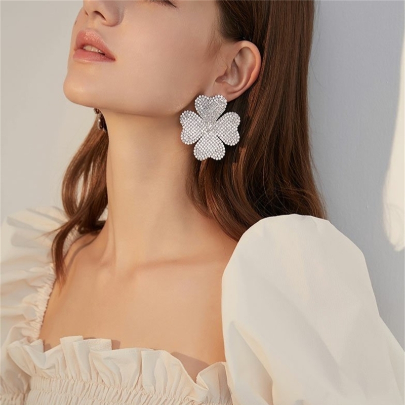 1 Pair Casual Retro Flower Plating Inlay Alloy Rhinestones Silver Plated Ear Studs display picture 3