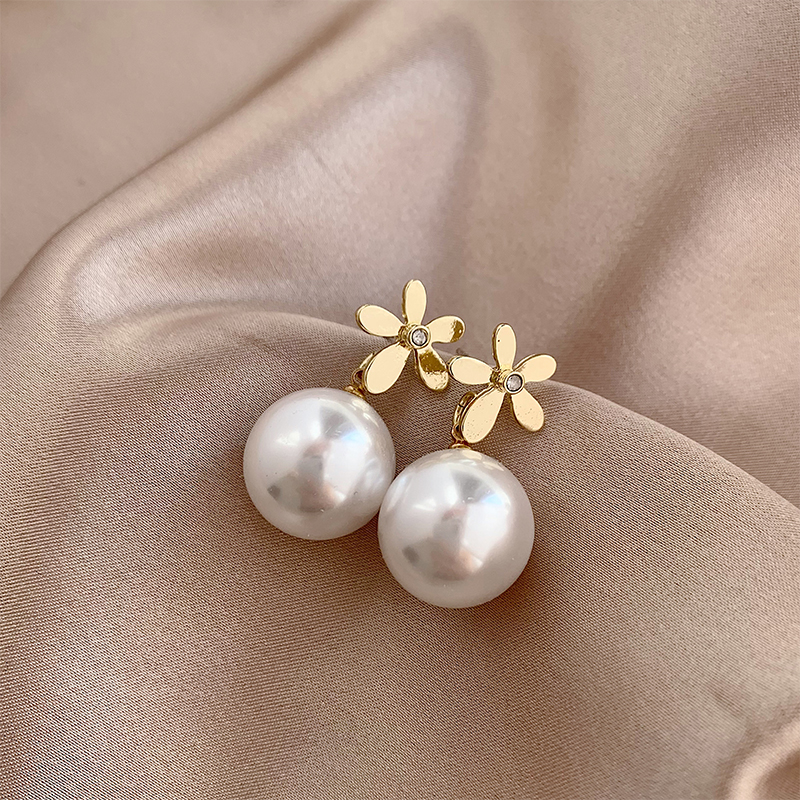 1 Pair Elegant Flower Plating Inlay Alloy Artificial Gemstones Artificial Pearls Gold Plated Drop Earrings display picture 4