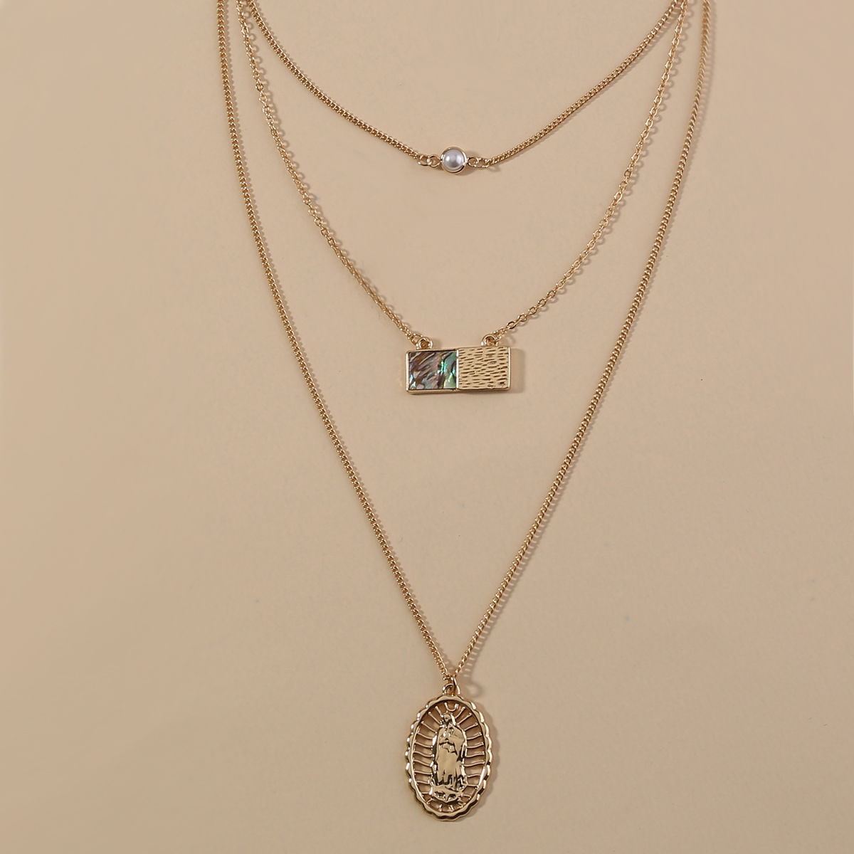 Elegant Dame Geometrisch Mond Kupfer Kupferlegierung Großhandel Geschichtete Halskette display picture 3
