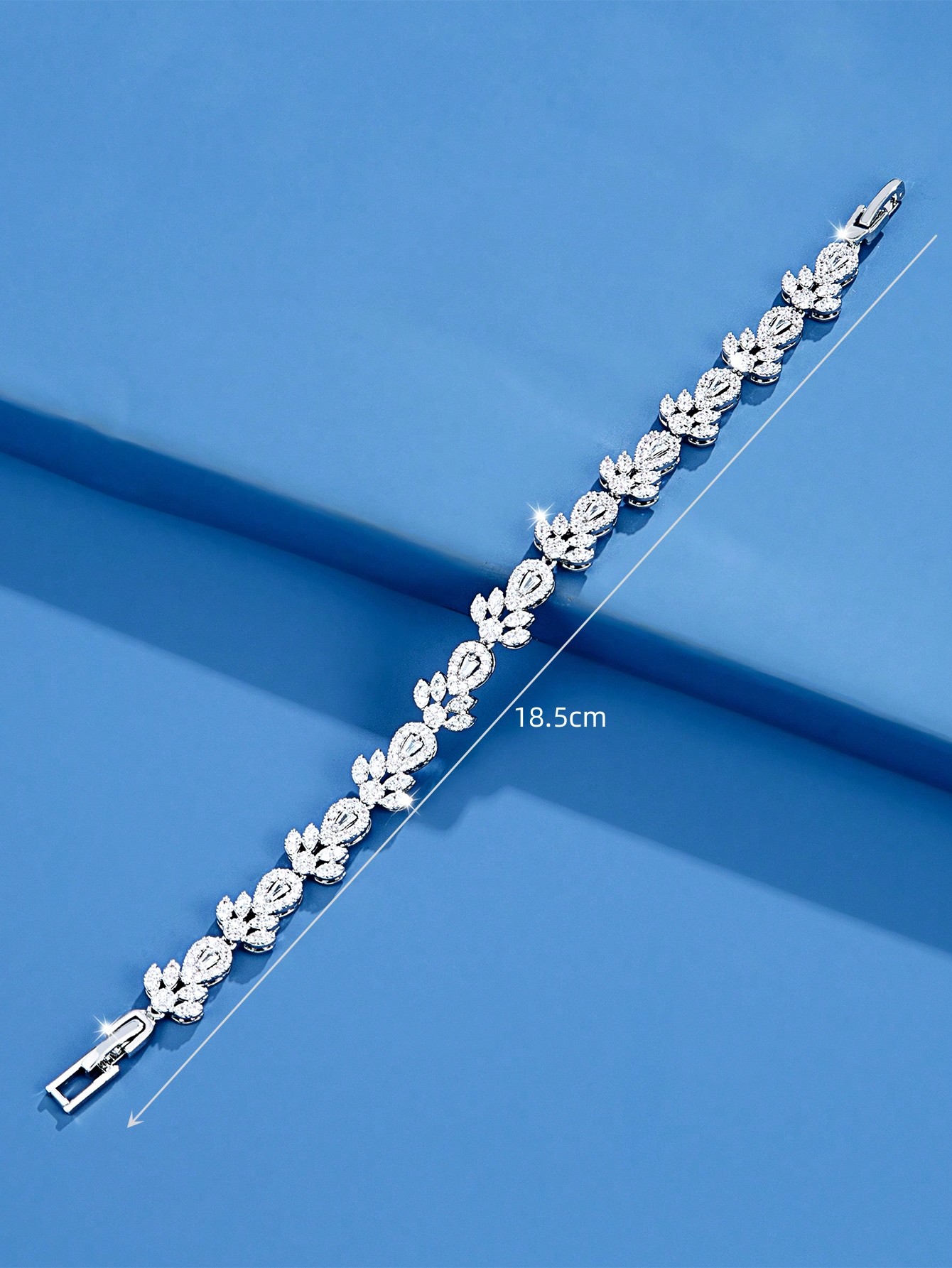 Glam Luxurious Maple Leaf Snowflake Brass White Gold Plated Zircon Bracelets In Bulk display picture 5