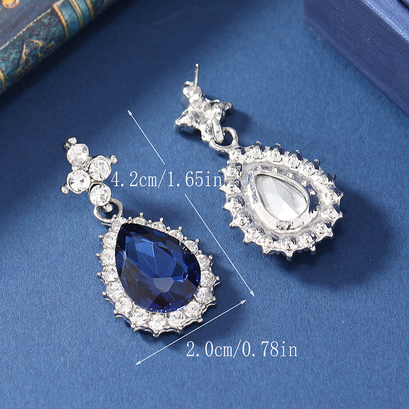 Elegante Lujoso Geométrico Aleación Embutido Diamantes De Imitación Chapado En Oro Plateado Mujeres Aretes Collar display picture 17