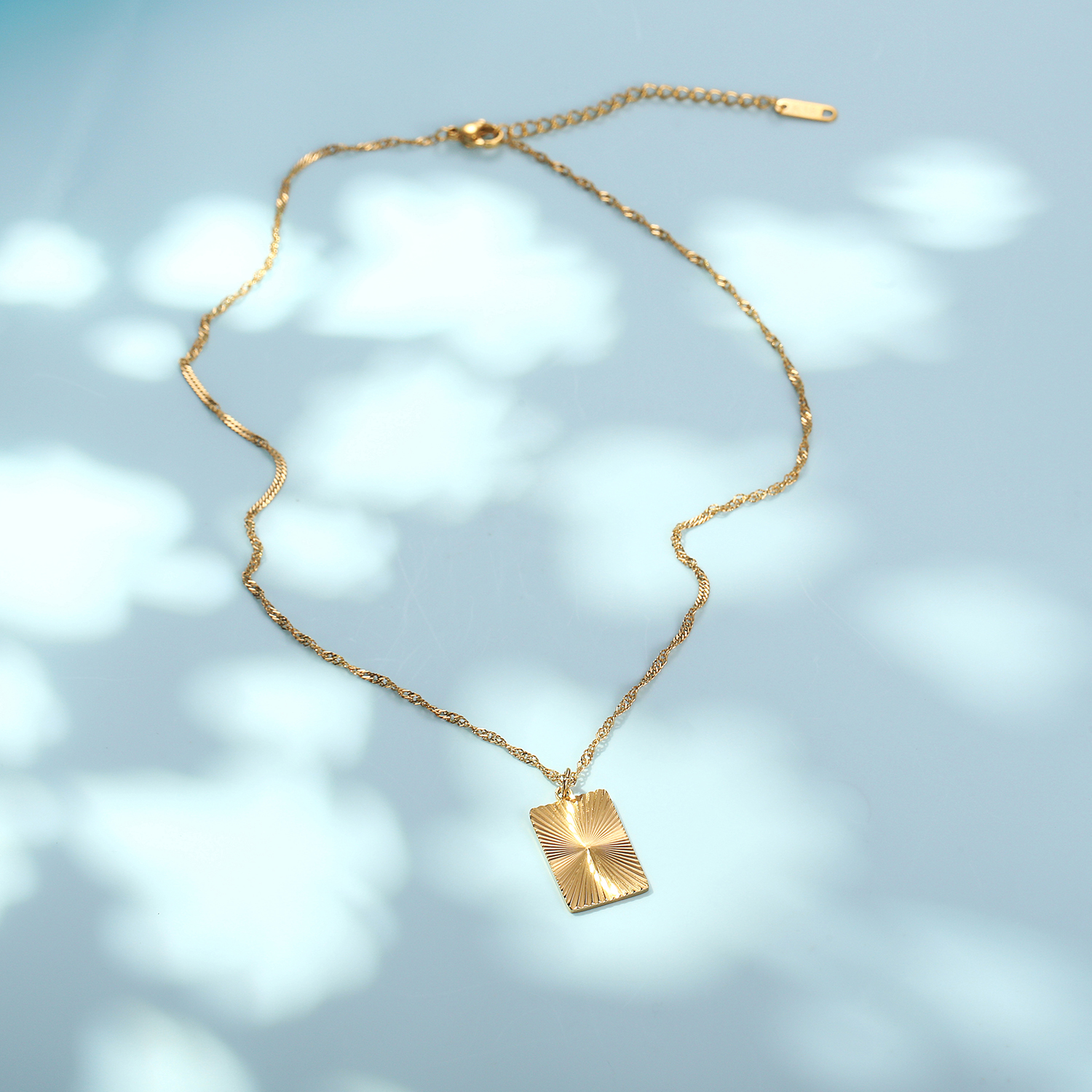 Edelstahl 304 18 Karat Vergoldet IG-Stil Süss Überzug Carving Herzform Halskette Mit Anhänger display picture 4