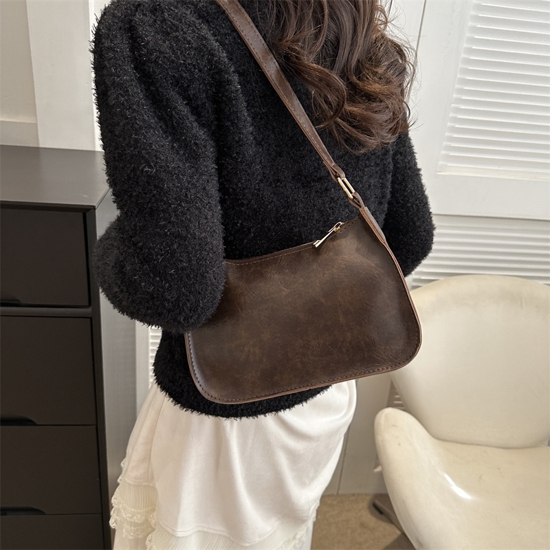 Women's Pu Leather Solid Color Classic Style Square Zipper Shoulder Bag display picture 7