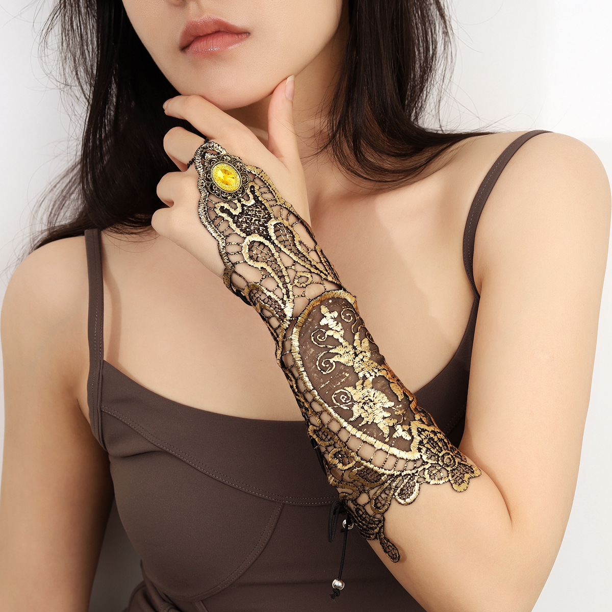 Retro Streetwear Geometric Alloy Women's Arm Bracelet display picture 2