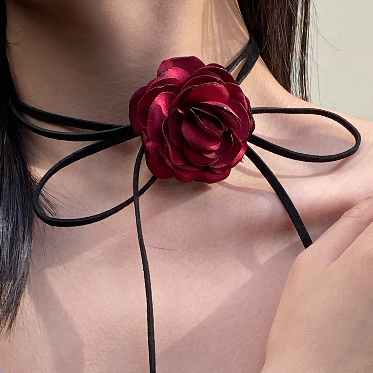 Simple Style Commute Flower Alloy Patchwork Women's Choker display picture 1