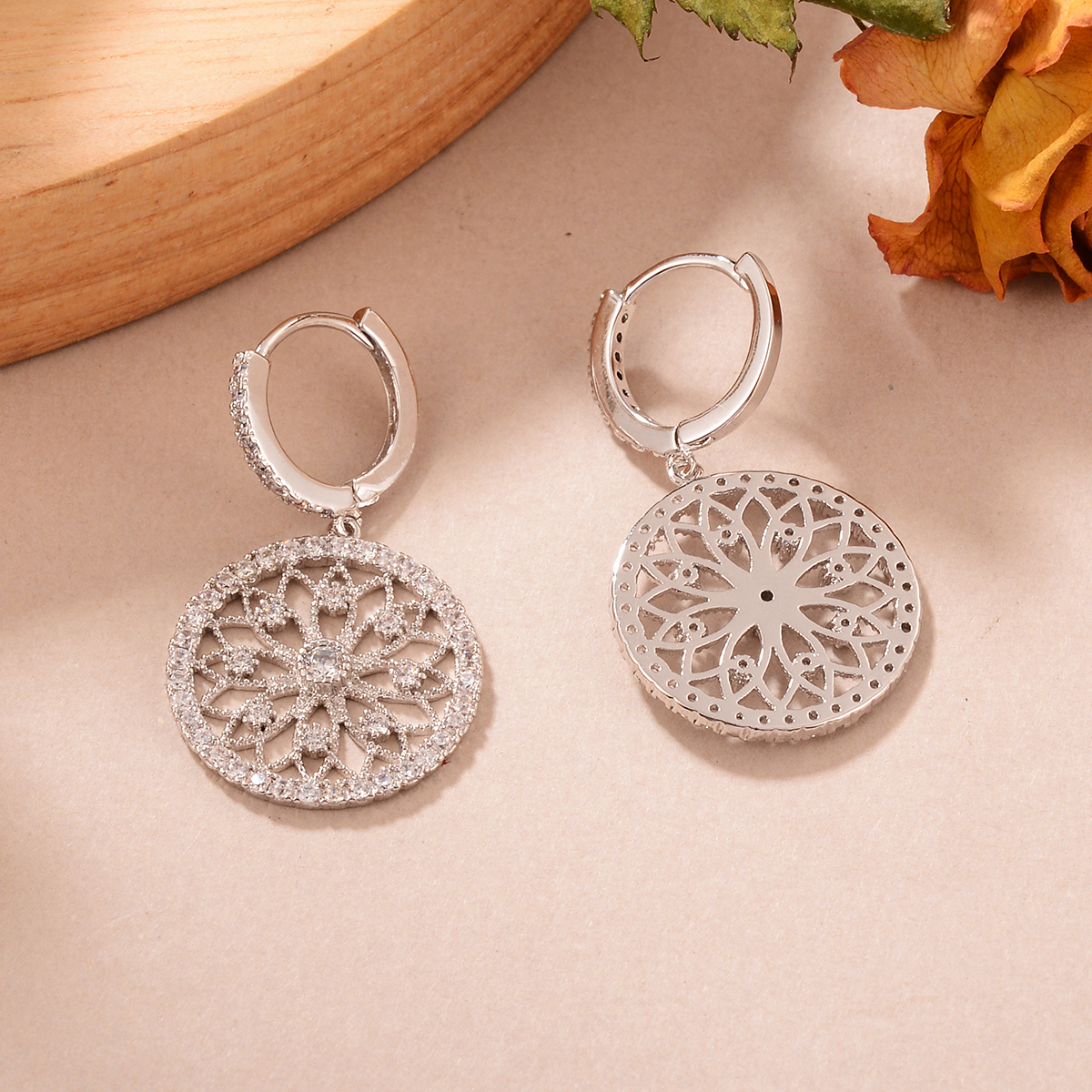 1 Paire Style Simple Lotus Placage Évider Incruster Le Cuivre Zircon Or Blanc Plaqué Boucles D'oreilles display picture 4