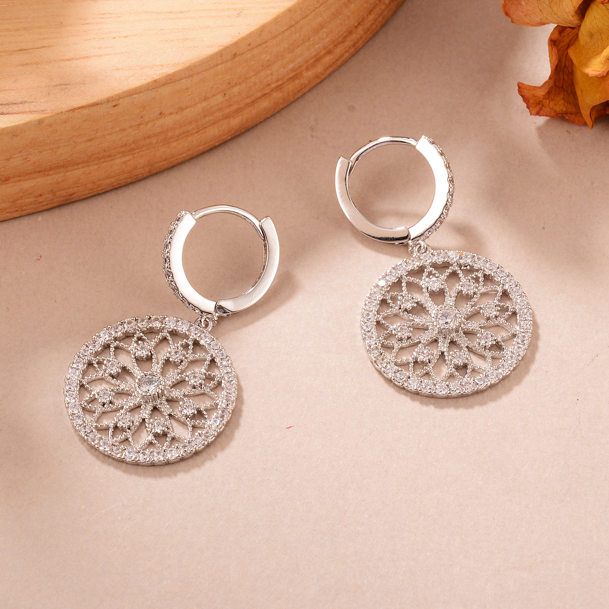 1 Paire Style Simple Lotus Placage Évider Incruster Le Cuivre Zircon Or Blanc Plaqué Boucles D'oreilles display picture 5