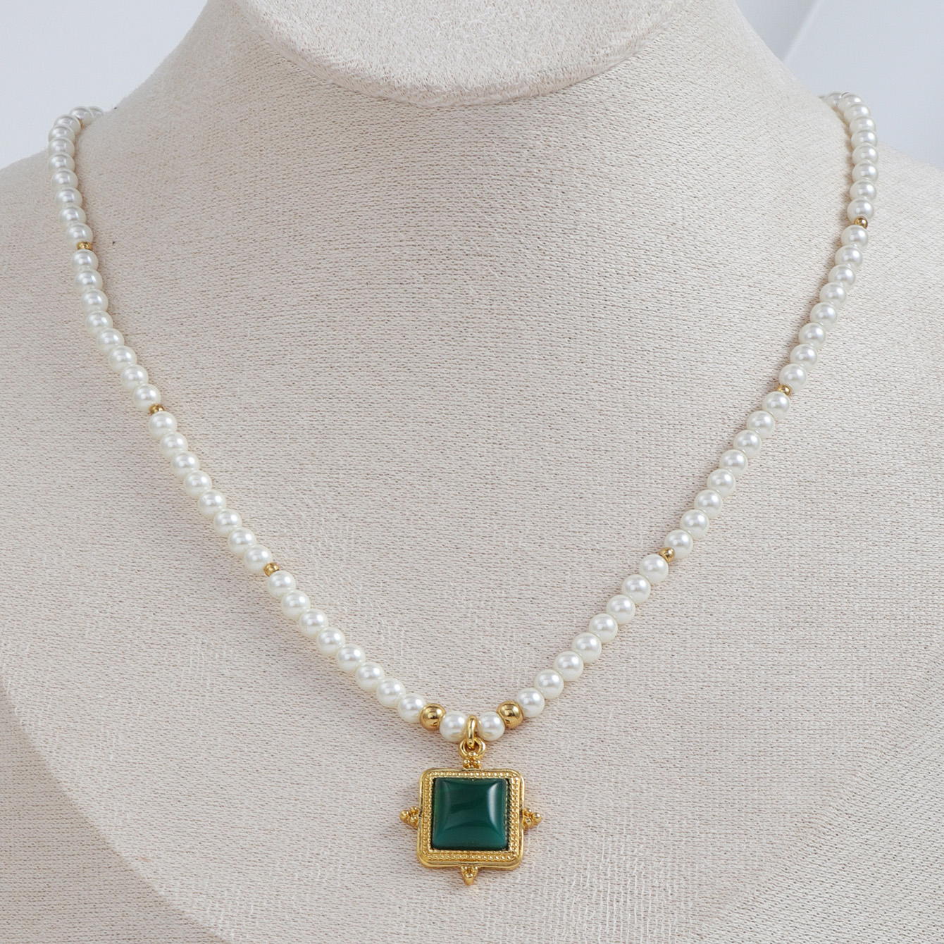 Cute Simple Style Square Alloy Beaded Plating Inlay Malachite Crystal 18k Gold Plated Women's Pendant Necklace display picture 3