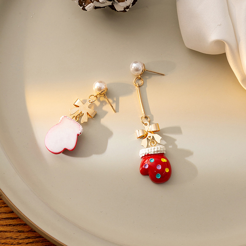 1 Pair Cartoon Style Cute Gloves Alloy Drop Earrings display picture 2