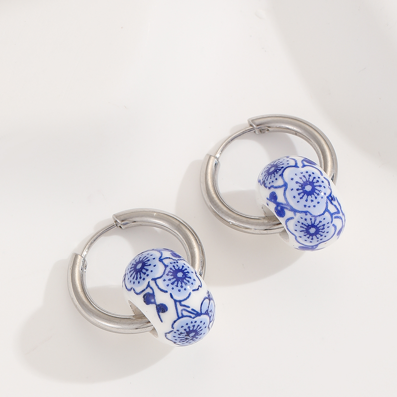1 Pair Classical Blue And White Porcelain Stainless Steel Ceramics Hoop Earrings display picture 3