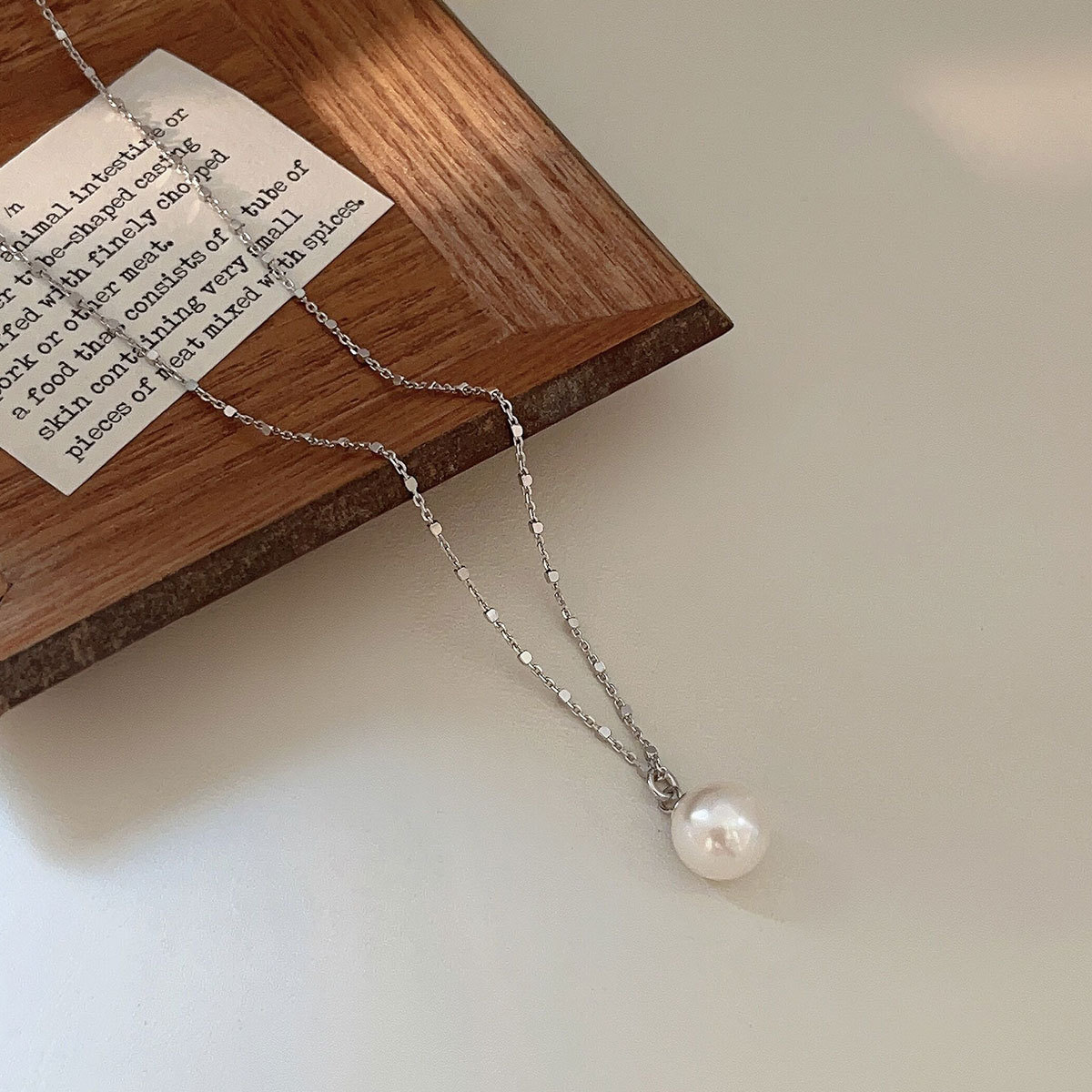 Elegant Einfarbig Sterling Silber Überzug Inlay Künstliche Perlen Weißgold Plattiert Halskette Mit Anhänger display picture 4