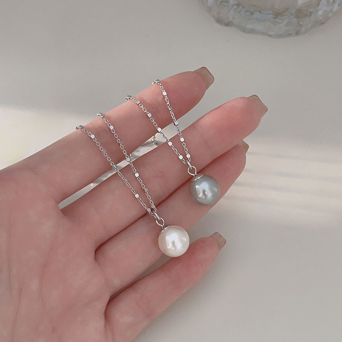 Elegant Solid Color Sterling Silver Plating Inlay Artificial Pearls White Gold Plated Pendant Necklace display picture 5