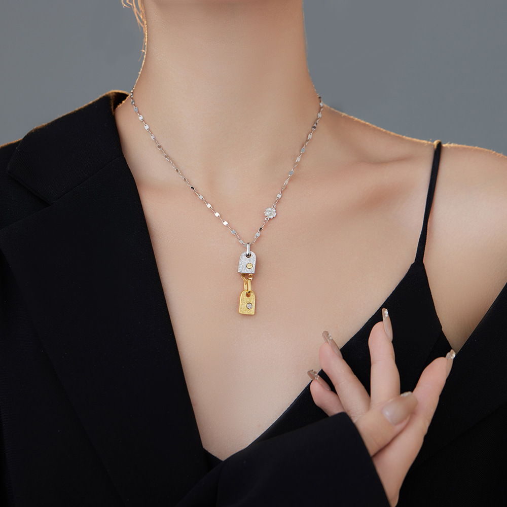 Casual Square Sterling Silver Plating 24k Gold Plated White Gold Plated Pendant Necklace display picture 1