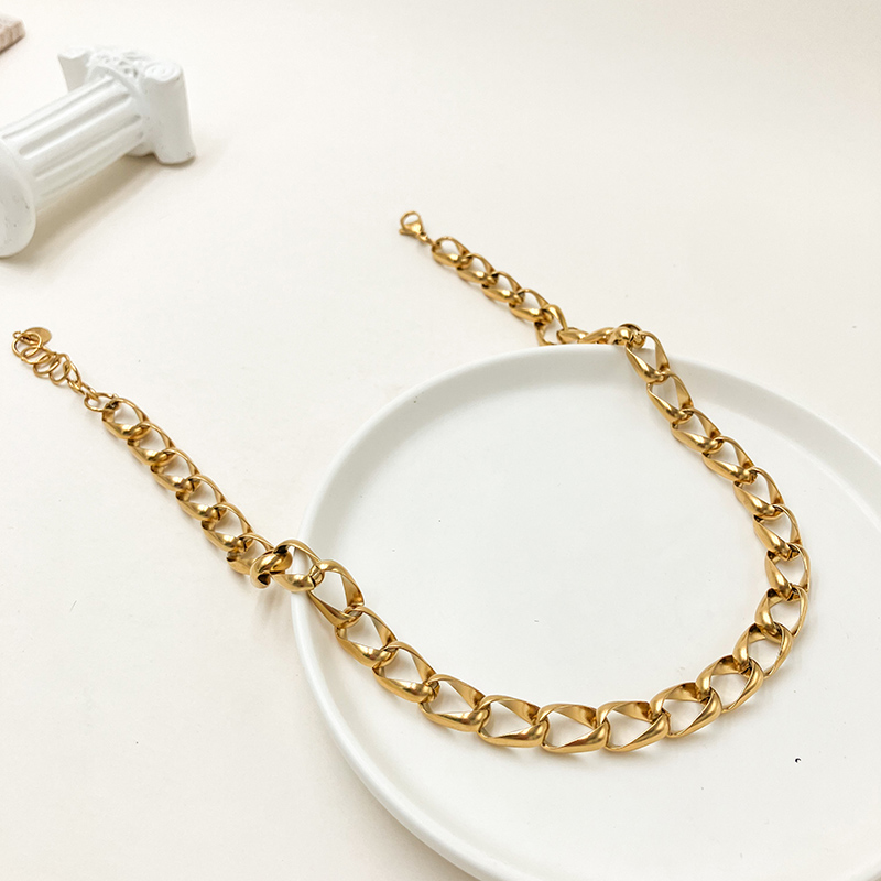 304 Stainless Steel Gold Plated Hip-Hop Rock Polishing Plating Solid Color Necklace display picture 2
