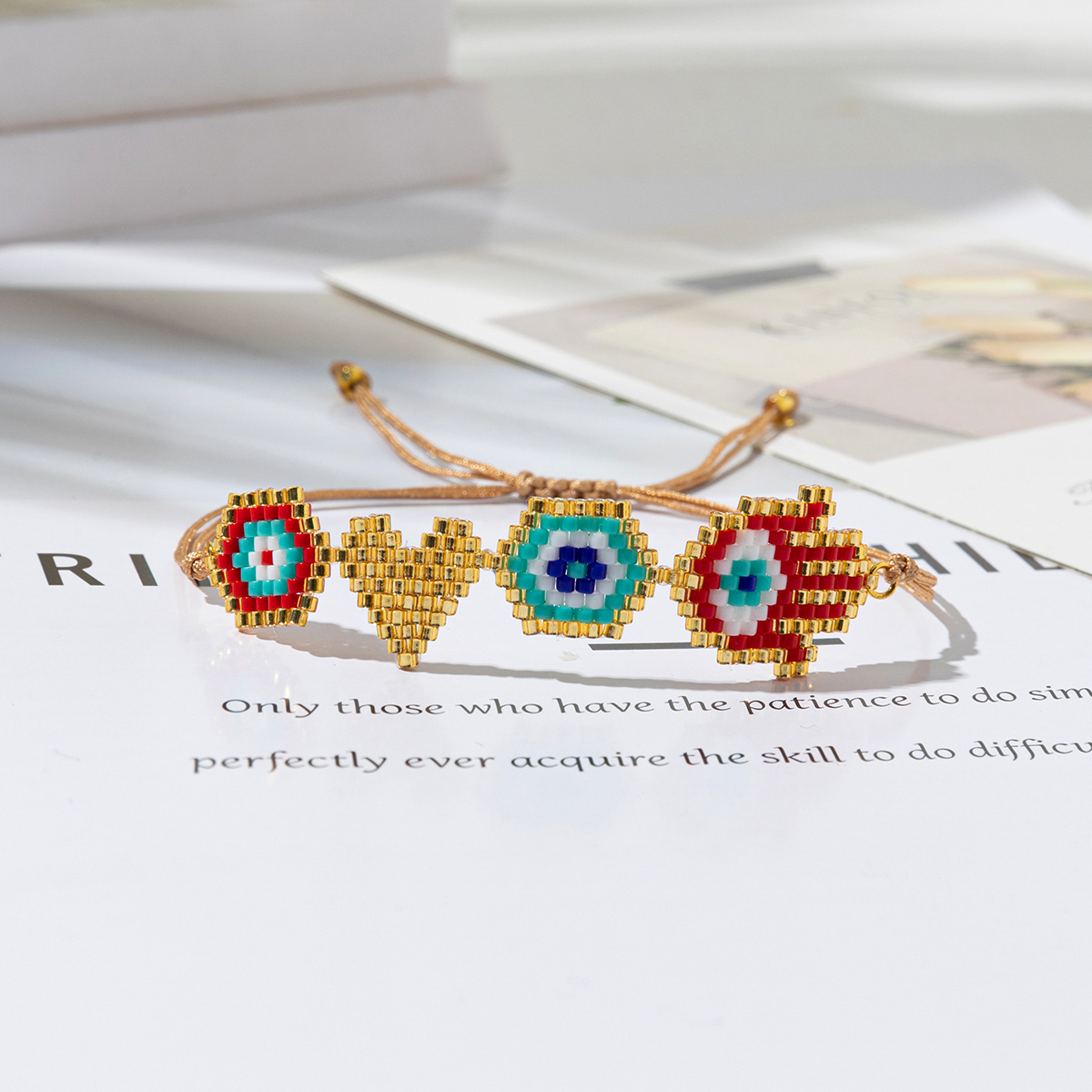 Vintage Style Devil's Eye Palm Heart Shape Glass Irregular Handmade Women's Bracelets display picture 4