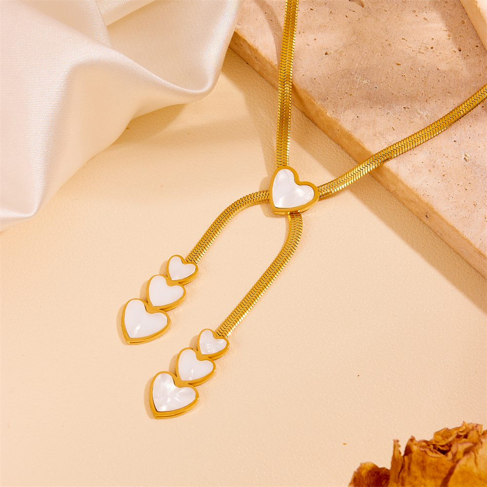 Acero Titanio Chapados en oro de 18k Elegante Enchapado Forma De Corazón Color Sólido Acrílico Collar Colgante display picture 3