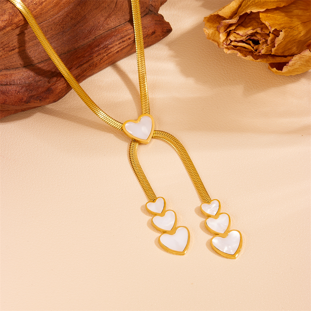 Acero Titanio Chapados en oro de 18k Elegante Enchapado Forma De Corazón Color Sólido Acrílico Collar Colgante display picture 5