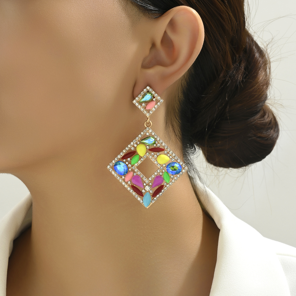 1 Pair Elegant Exaggerated Luxurious Square Plating Hollow Out Inlay Zinc Alloy Rhinestones Dangling Earrings display picture 5