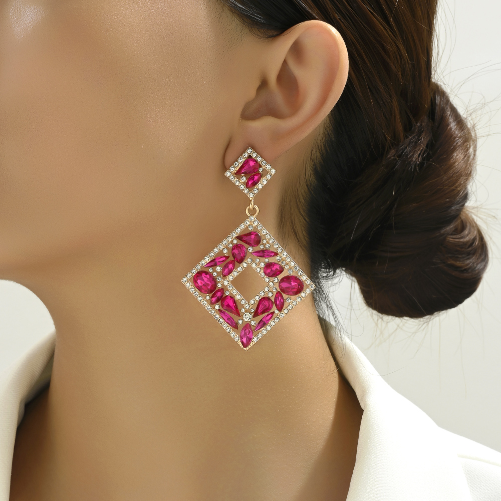 1 Pair Elegant Exaggerated Luxurious Square Plating Hollow Out Inlay Zinc Alloy Rhinestones Dangling Earrings display picture 6