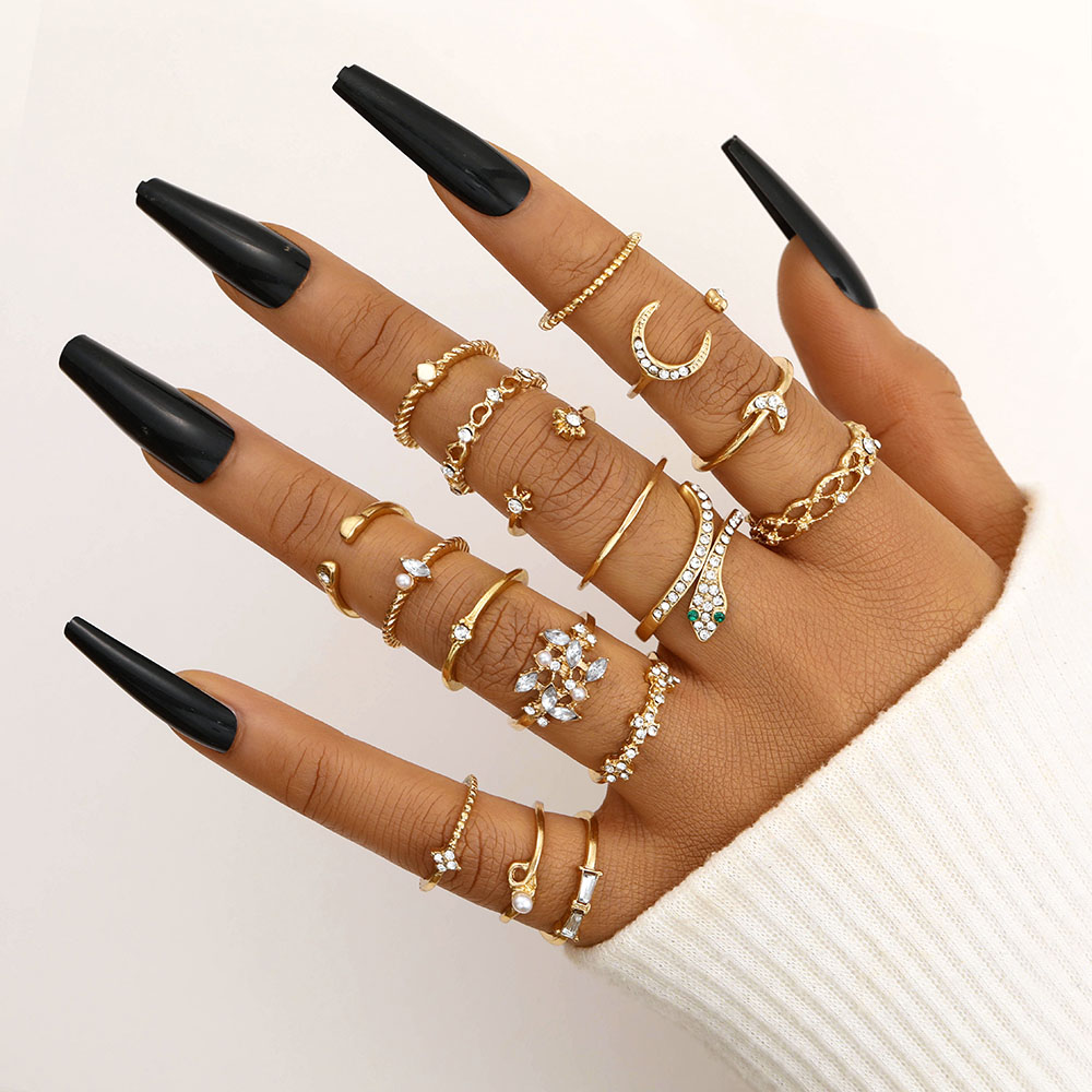 Ig Style Gothic Punk Snake Alloy Inlay Zircon Women's Rings display picture 2