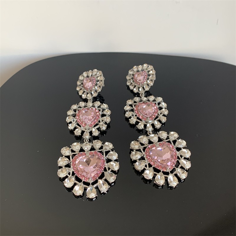 1 Par Elegante Señora Estilo Francés Forma De Corazón Embutido Aleación Diamantes De Imitación Plateado Pendientes De Gota display picture 10