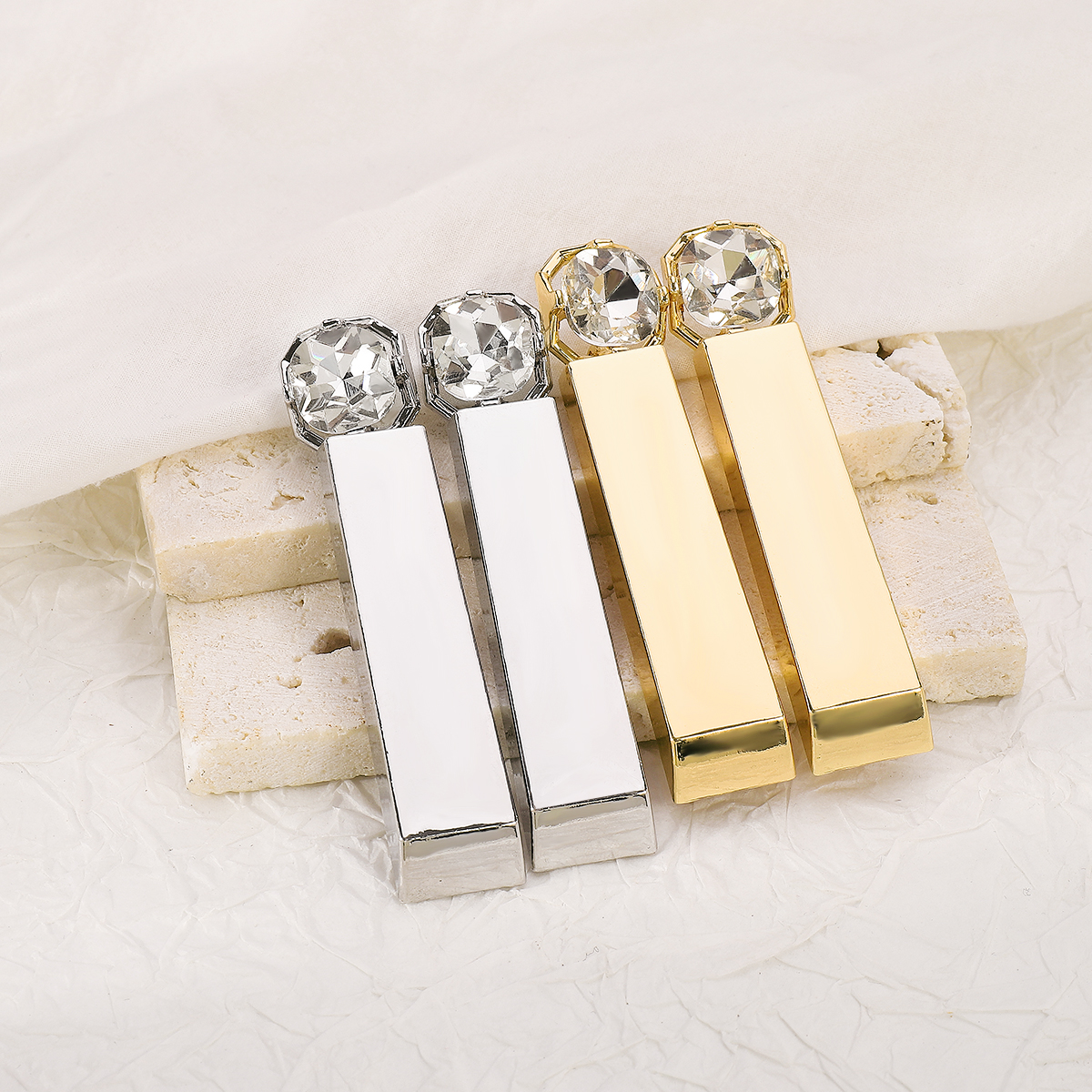 1 Pair Exaggerated Modern Style Simple Style Rectangle Inlay Alloy Rhinestones Drop Earrings display picture 5