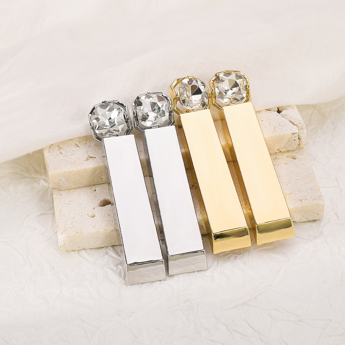 1 Paire Exagéré Style Moderne Style Simple Rectangle Incruster Alliage Strass Boucles D'oreilles display picture 5