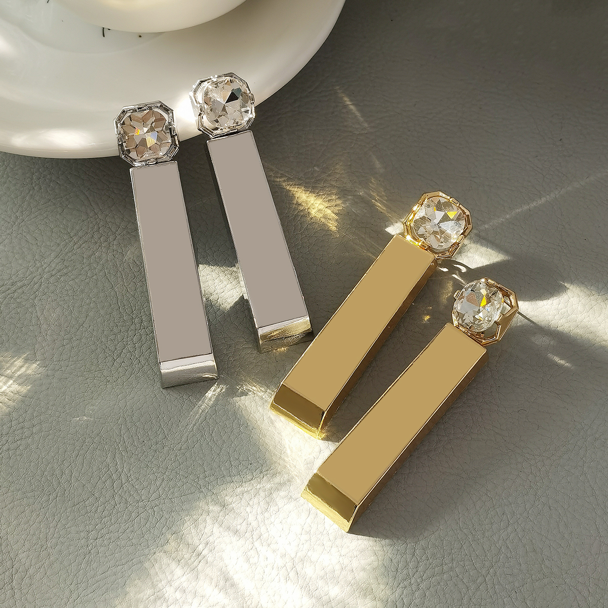 1 Paire Exagéré Style Moderne Style Simple Rectangle Incruster Alliage Strass Boucles D'oreilles display picture 6