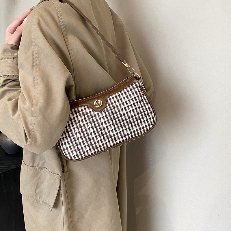Women's Pu Leather Printing Vintage Style Square Zipper Shoulder Bag Square Bag Underarm Bag display picture 1