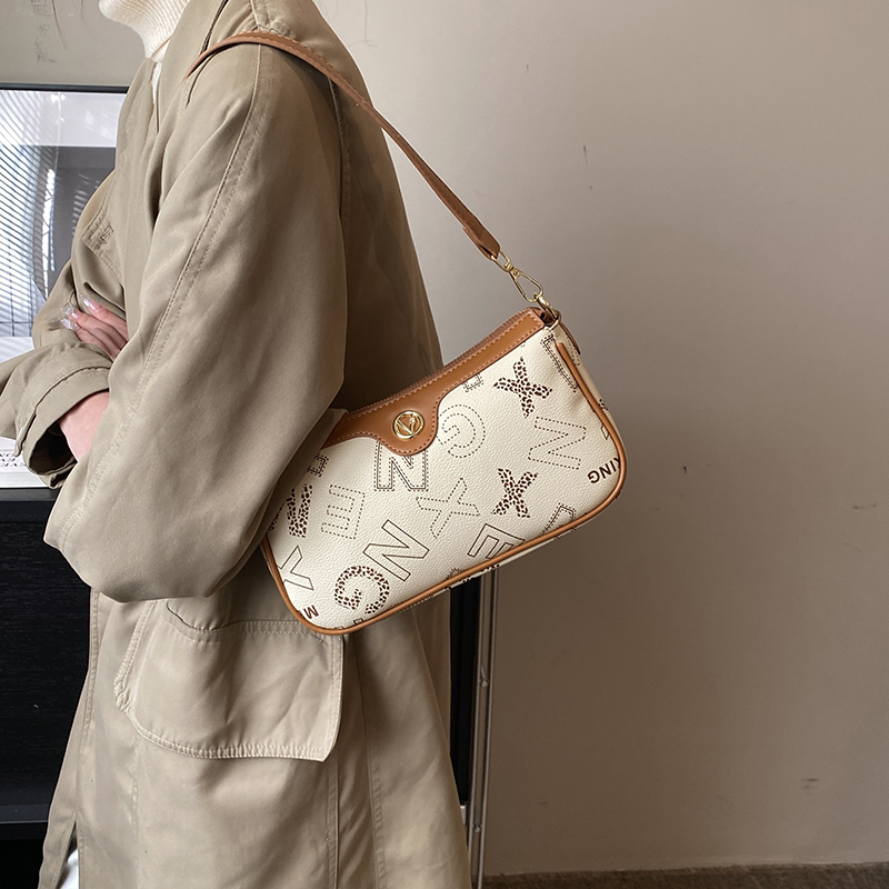 Women's Pu Leather Printing Vintage Style Square Zipper Shoulder Bag Square Bag Underarm Bag display picture 4