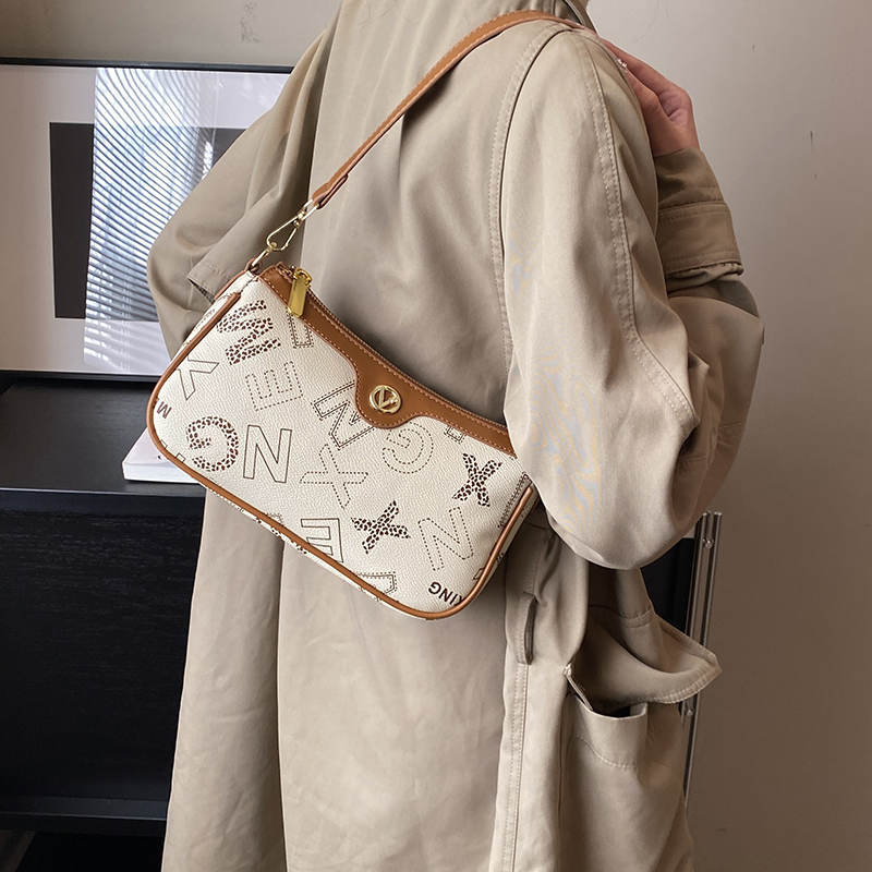 Women's Pu Leather Printing Vintage Style Square Zipper Shoulder Bag Square Bag Underarm Bag display picture 17