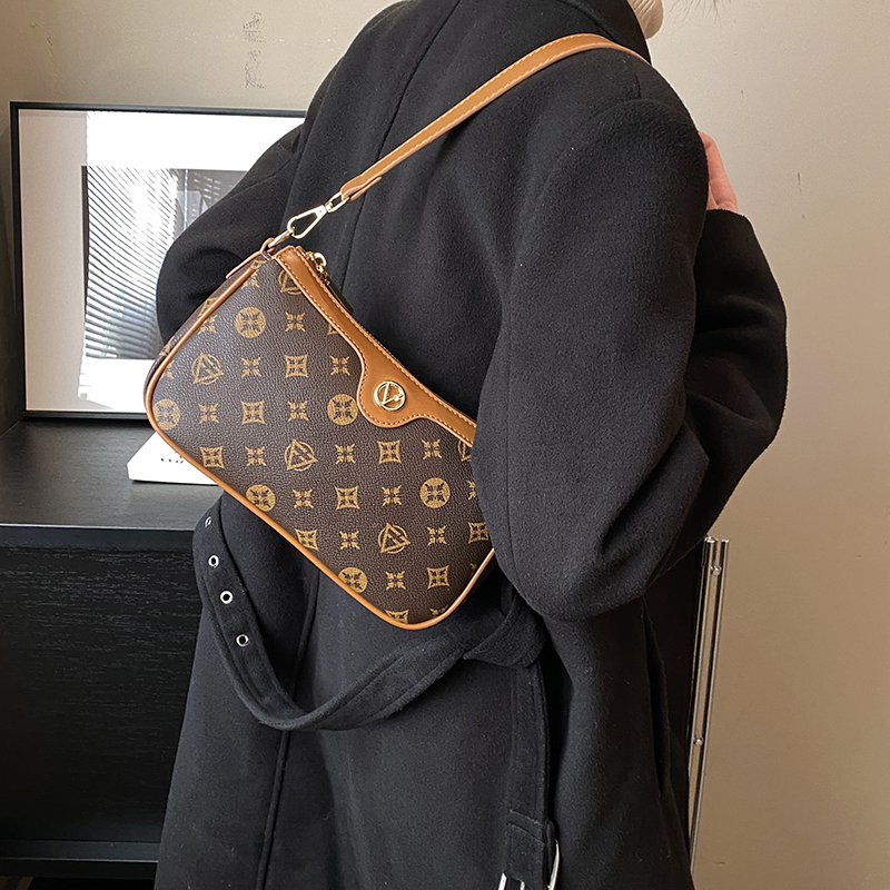 Women's Pu Leather Printing Vintage Style Square Zipper Shoulder Bag Square Bag Underarm Bag display picture 15