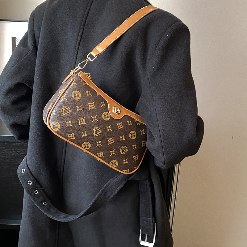 Women's Pu Leather Printing Vintage Style Square Zipper Shoulder Bag Square Bag Underarm Bag display picture 13